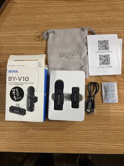 BY-V10 Ultracompact 2.4GHz Wireless Microphone System