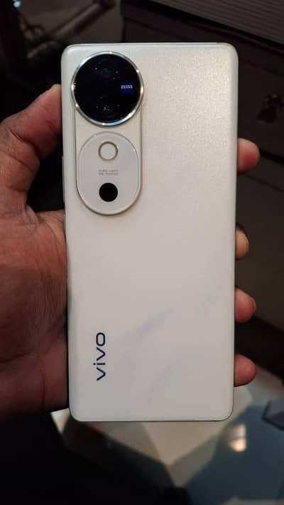 Vivo V40