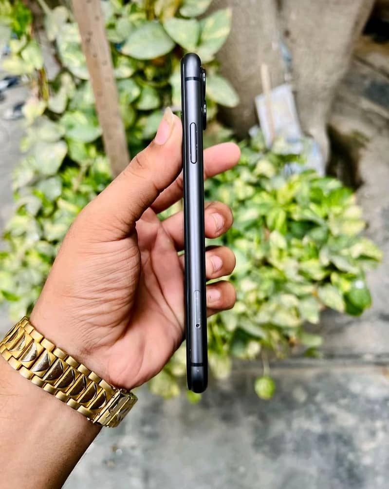 Apple iPhone 11 2