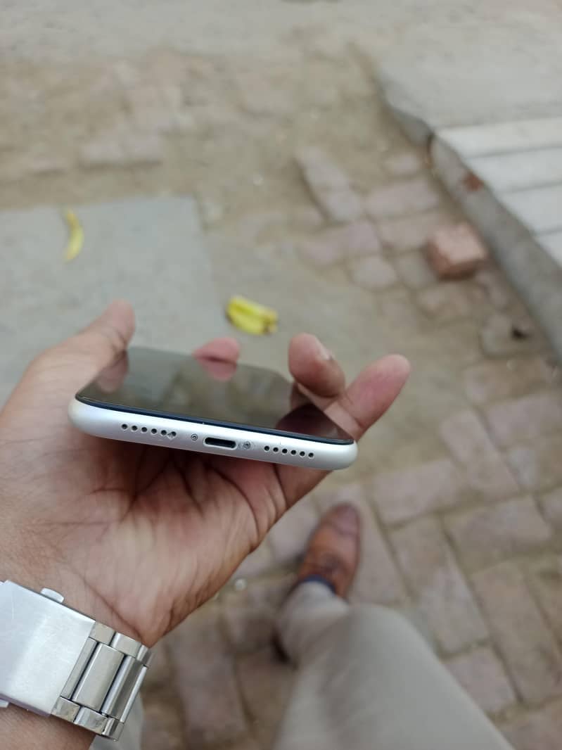 Apple iPhone 11 2