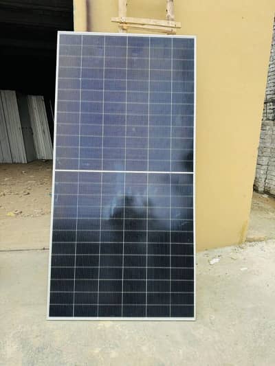 10000Rs Solar plate 580w