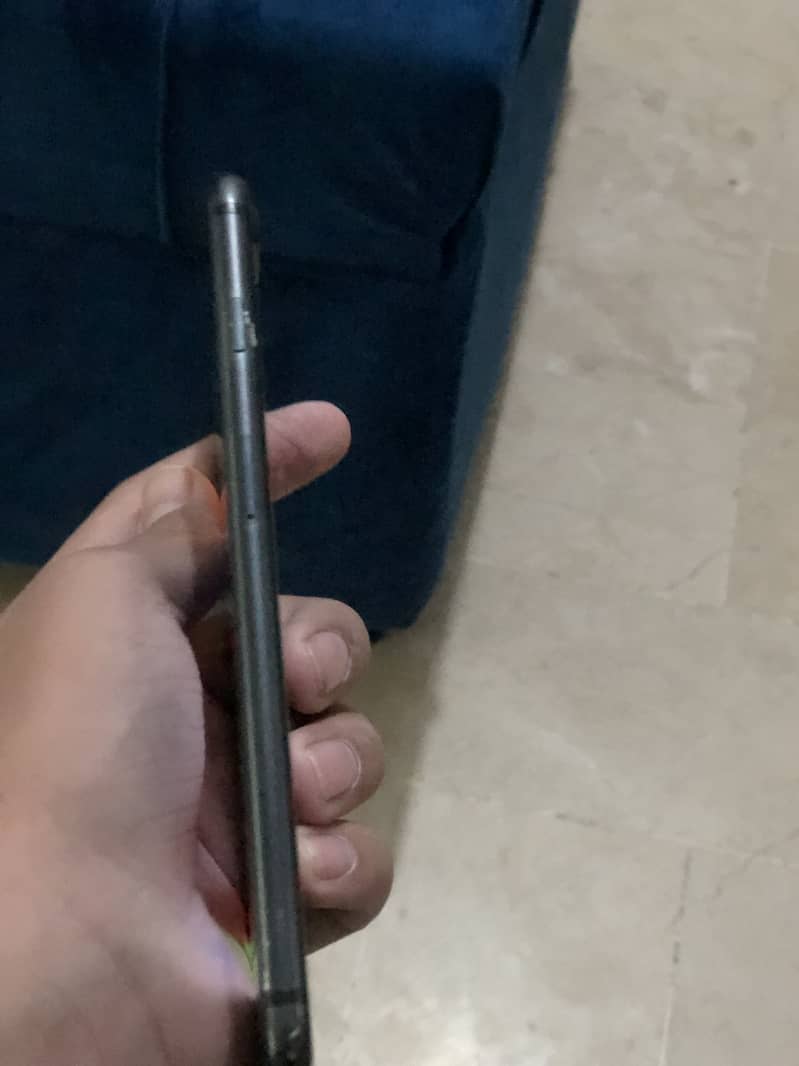 Apple iPhone 7 Plus 1