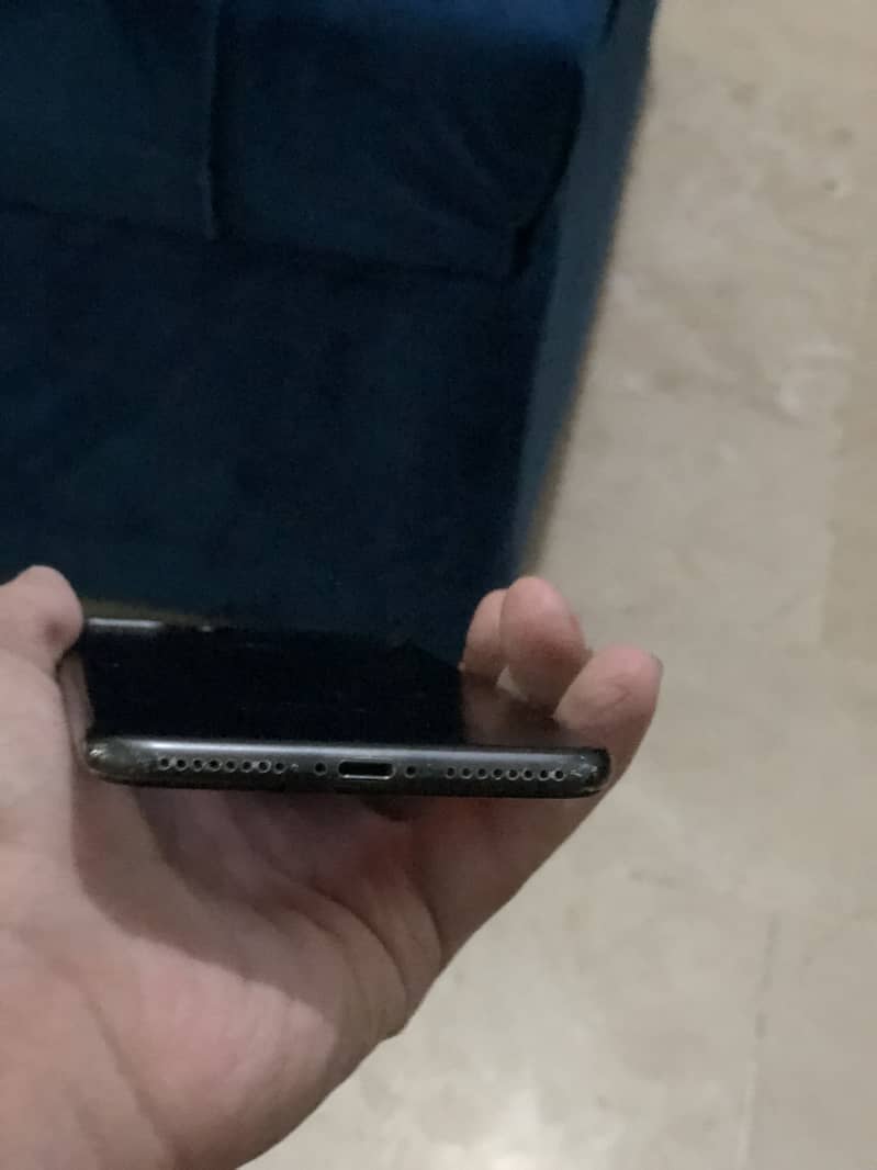 Apple iPhone 7 Plus 3