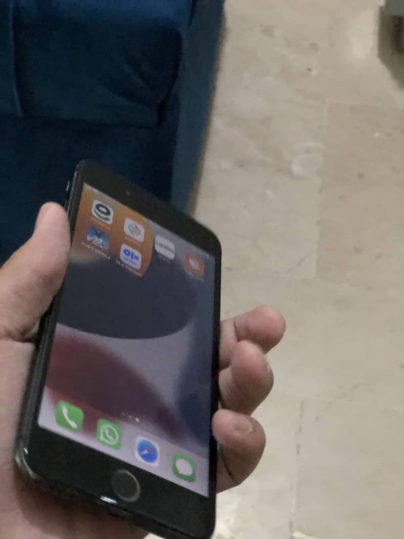 Apple iPhone 7 Plus 4