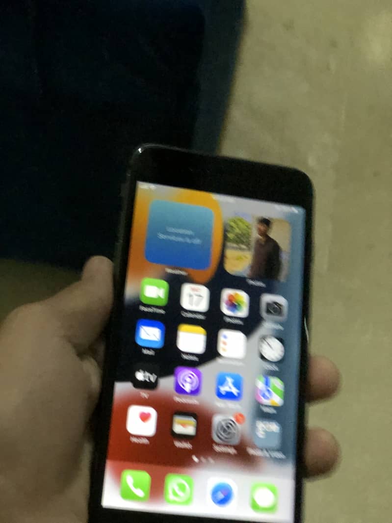 Apple iPhone 7 Plus 5