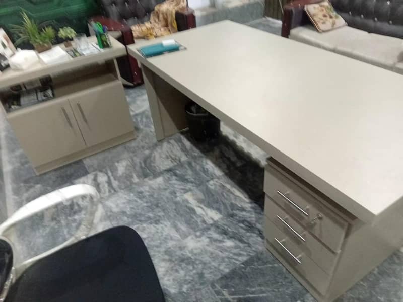 office table with side table 1