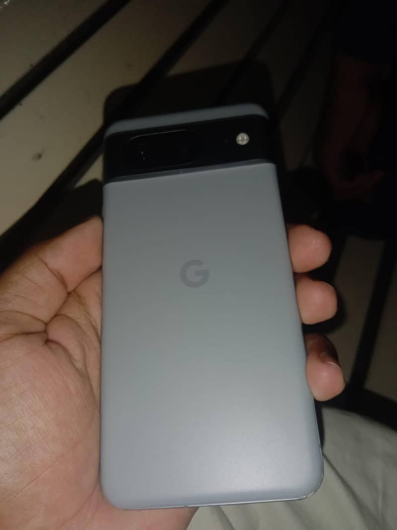 Google Pixel 8 3