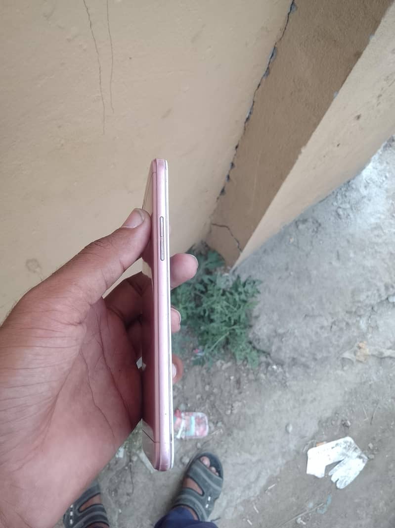 OPPO A57 1