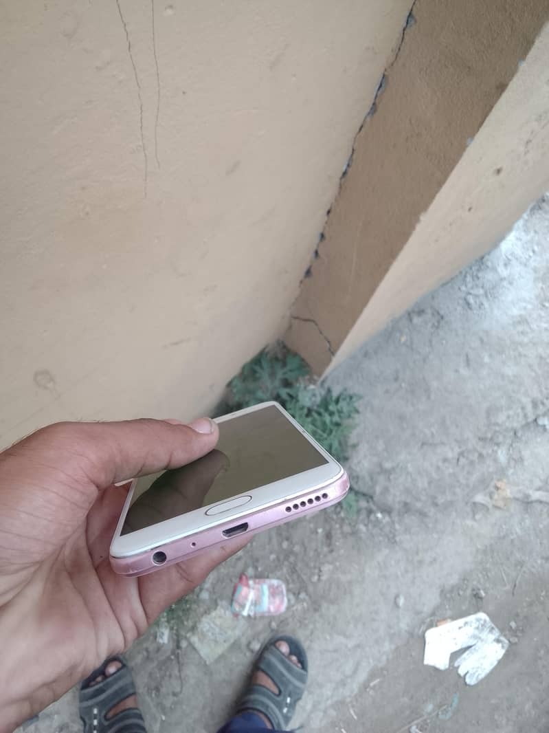 OPPO A57 5