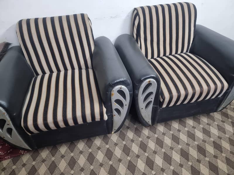 5 seater sofa set with centre table 3