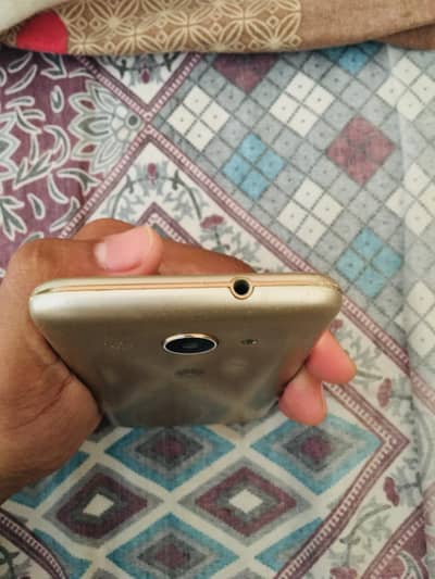 Vivo Y3