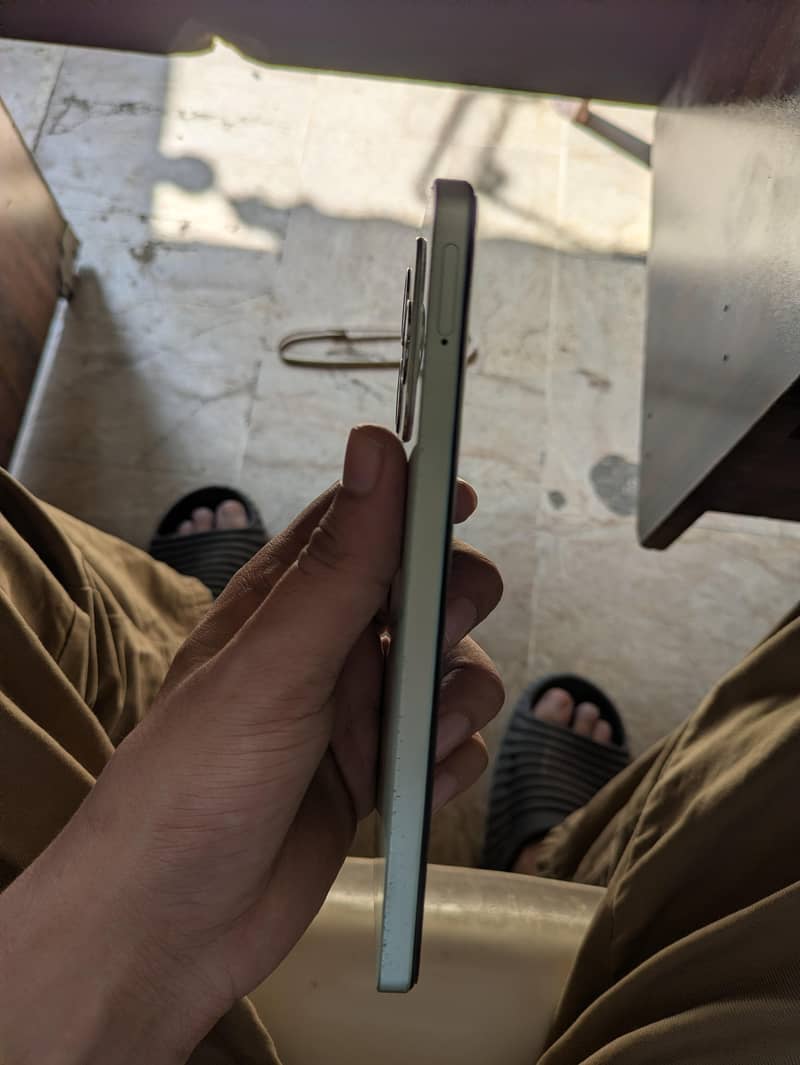 Realme C63 1