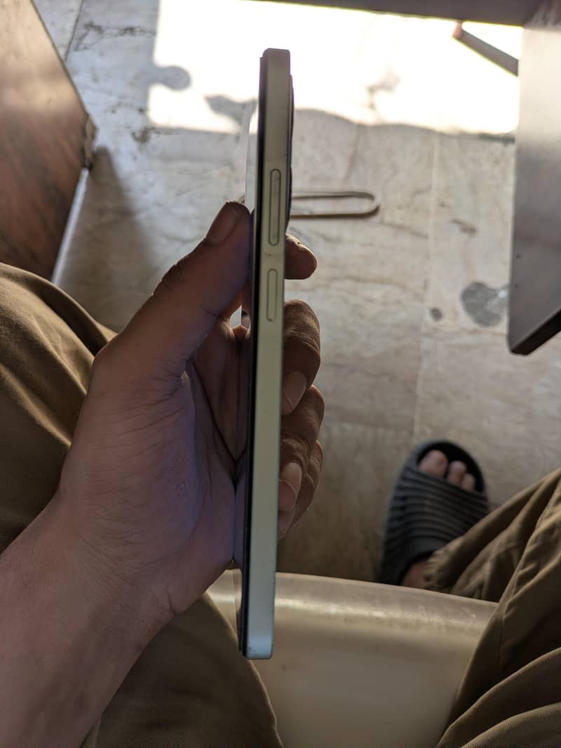 Realme C63 3