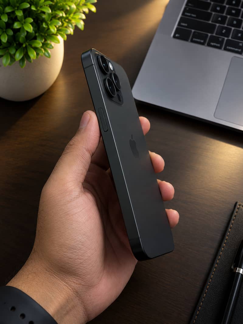 Apple iPhone 15 Pro Max 3