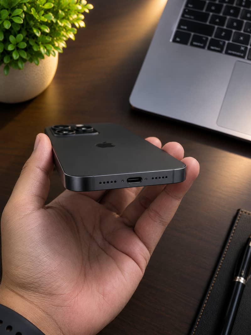 Apple iPhone 15 Pro Max 4