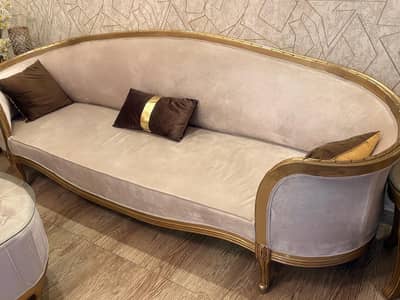 08 seater solid wood velvet sofa 192,000