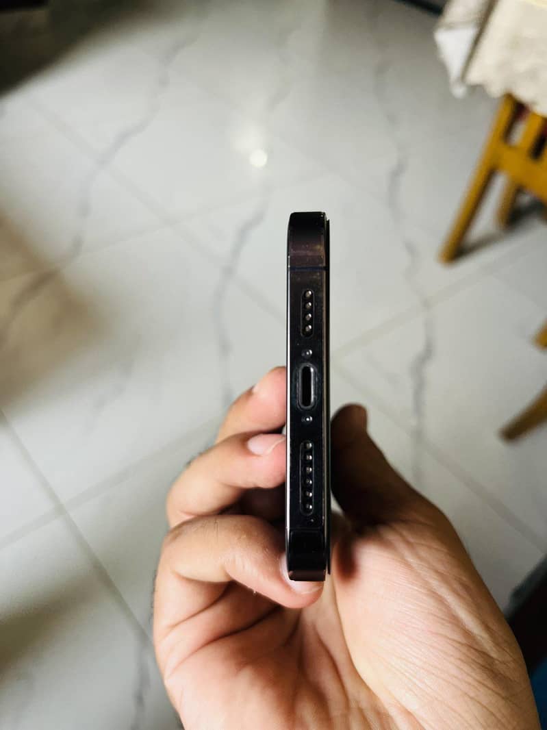 Apple iPhone 14 Pro Max 4