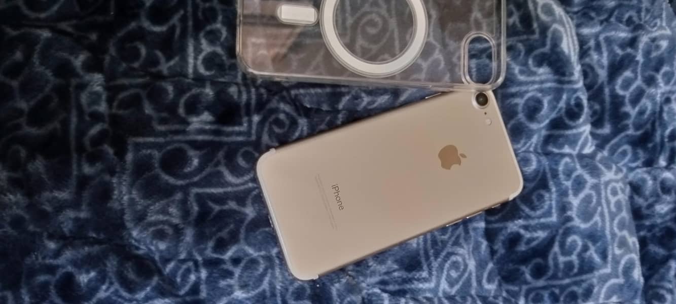 Apple iPhone 7 4