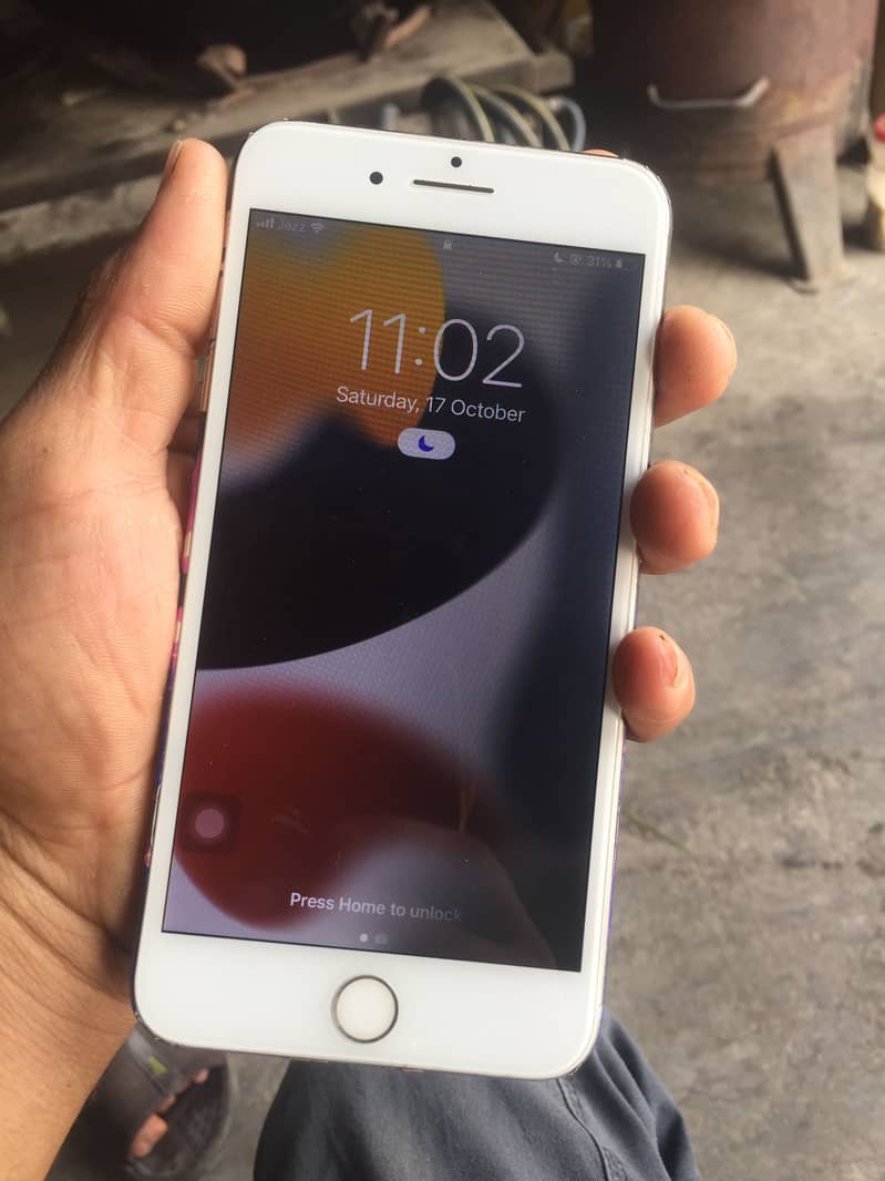 Apple iPhone 7 Plus 1