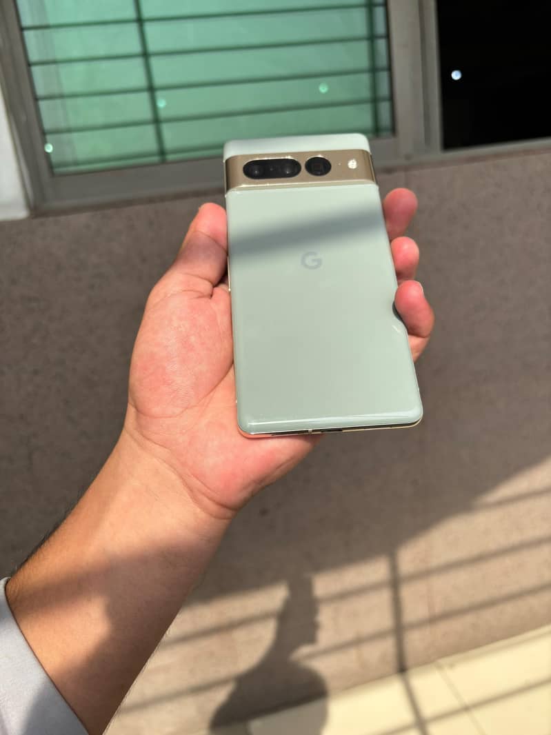 goggle pixel 7pro full condition 10/10 0