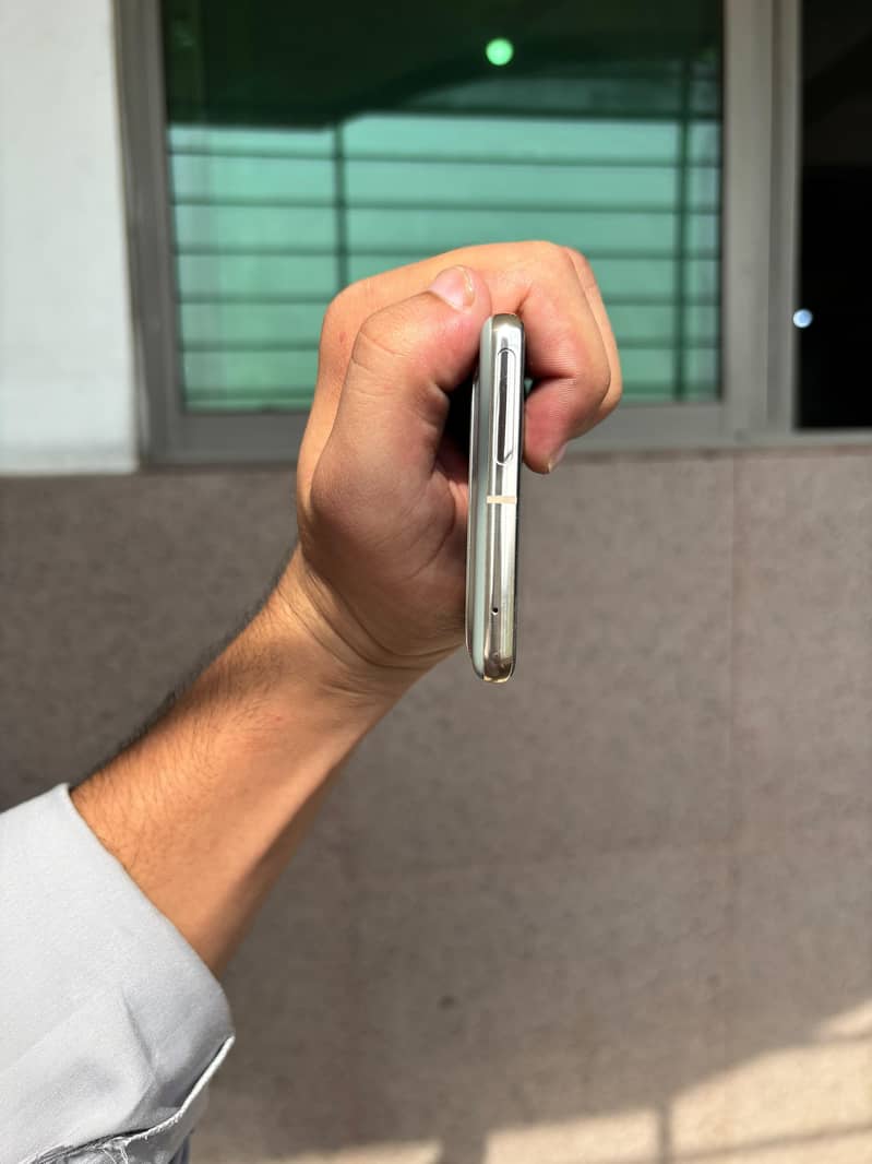goggle pixel 7pro full condition 10/10 2