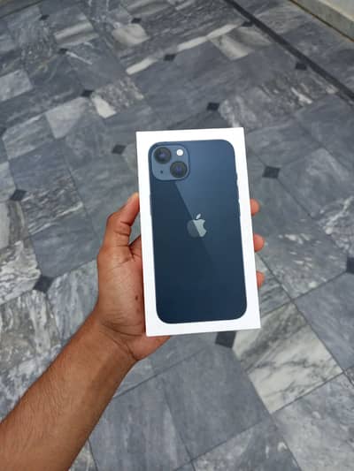 Apple iPhone 13