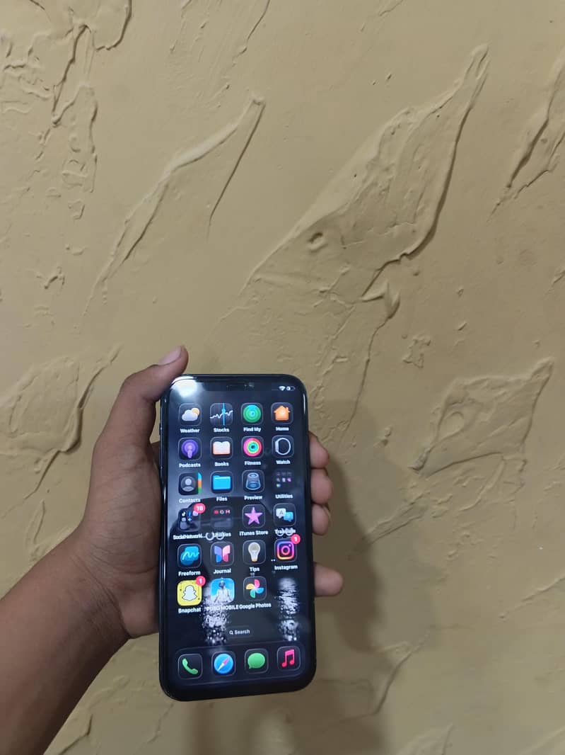Apple iPhone 12 1