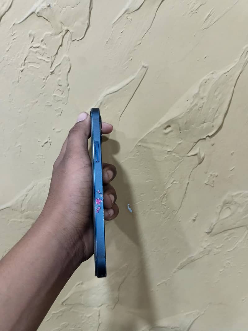 Apple iPhone 12 3