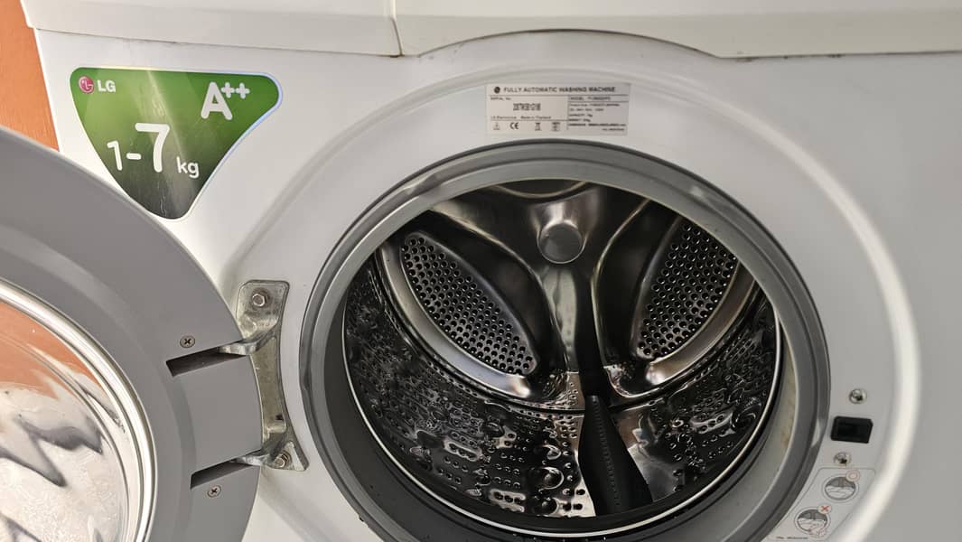 LG FRONT LOAD FULLY AUTOMATIC WASHING MACHINE 1