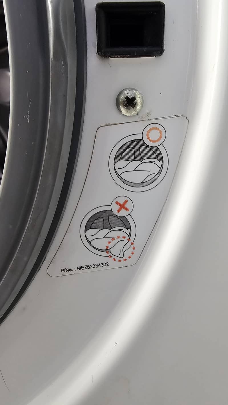 LG FRONT LOAD FULLY AUTOMATIC WASHING MACHINE 4