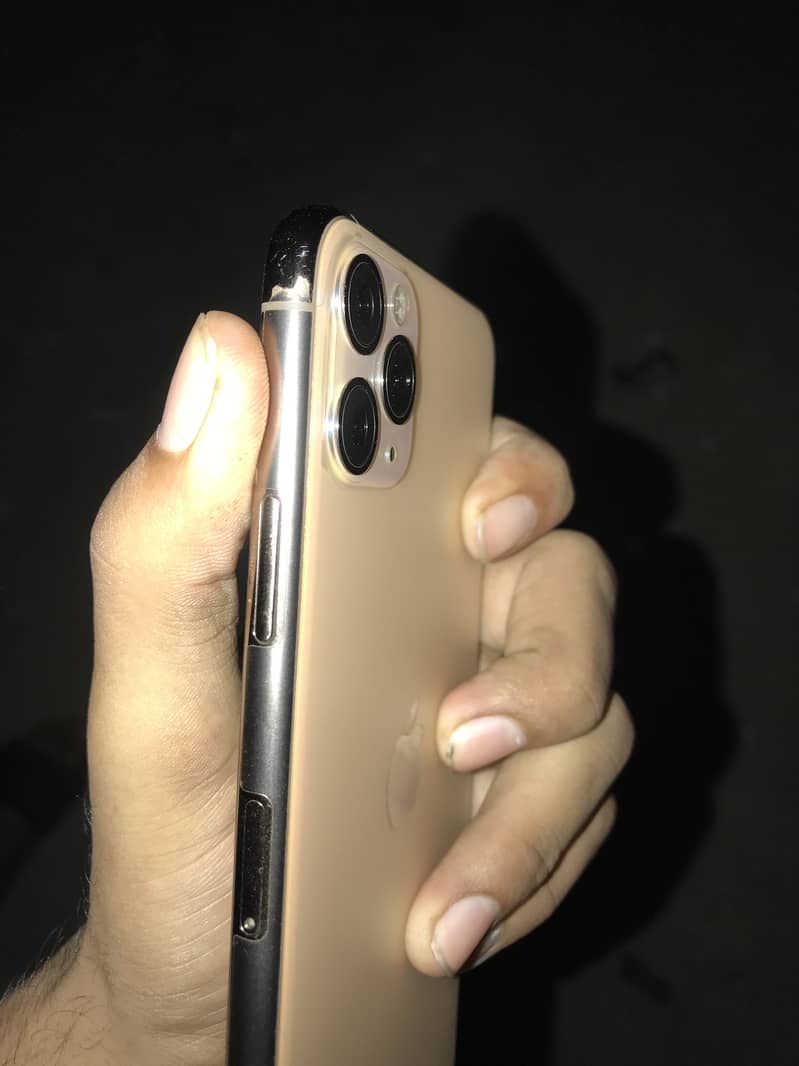 Apple iPhone 11 Pro Max 0