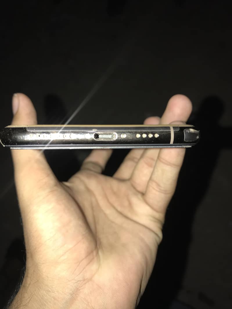Apple iPhone 11 Pro Max 6