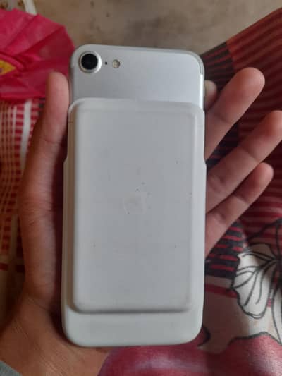 Apple iPhone 7