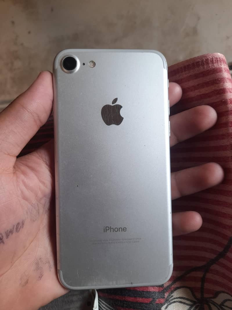 Apple iPhone 7 2