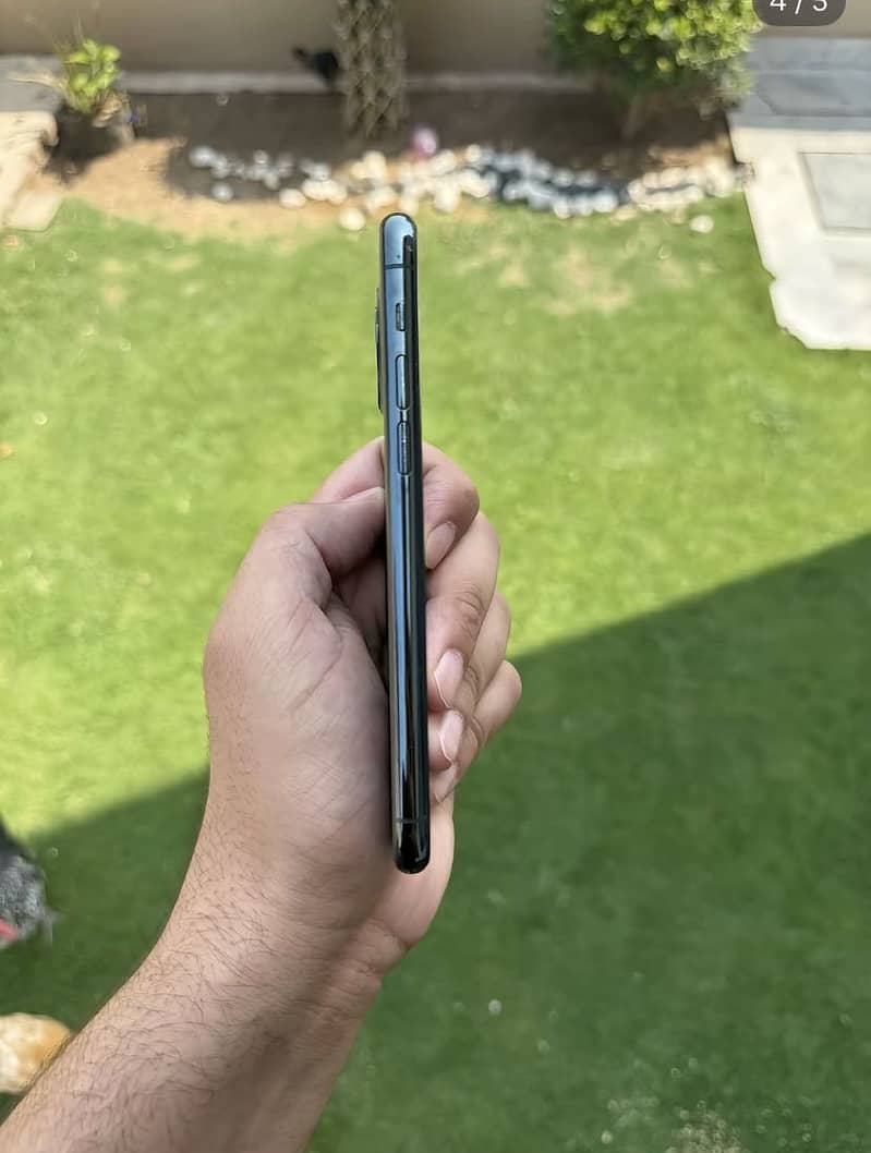 Apple iPhone 11 Pro 3