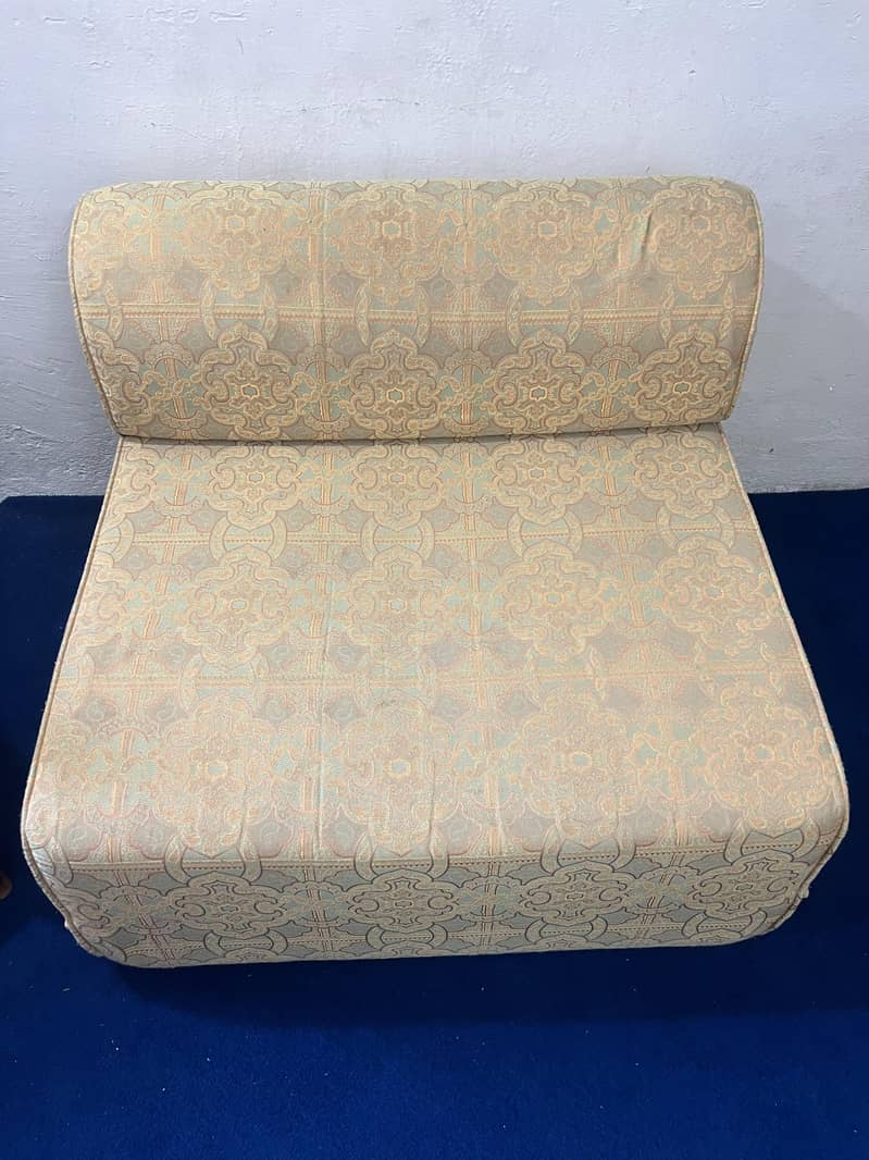 2 Sofa cumbed 2