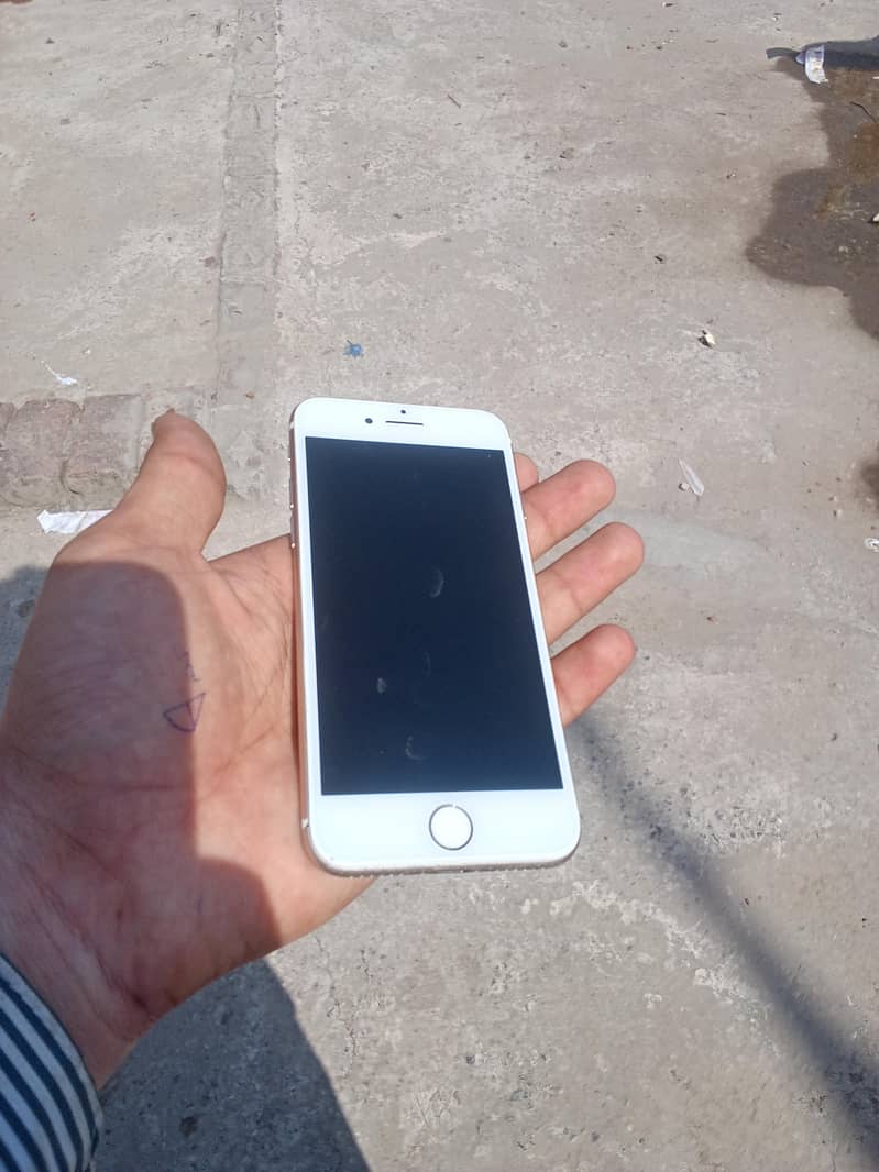 Apple iPhone 7 1