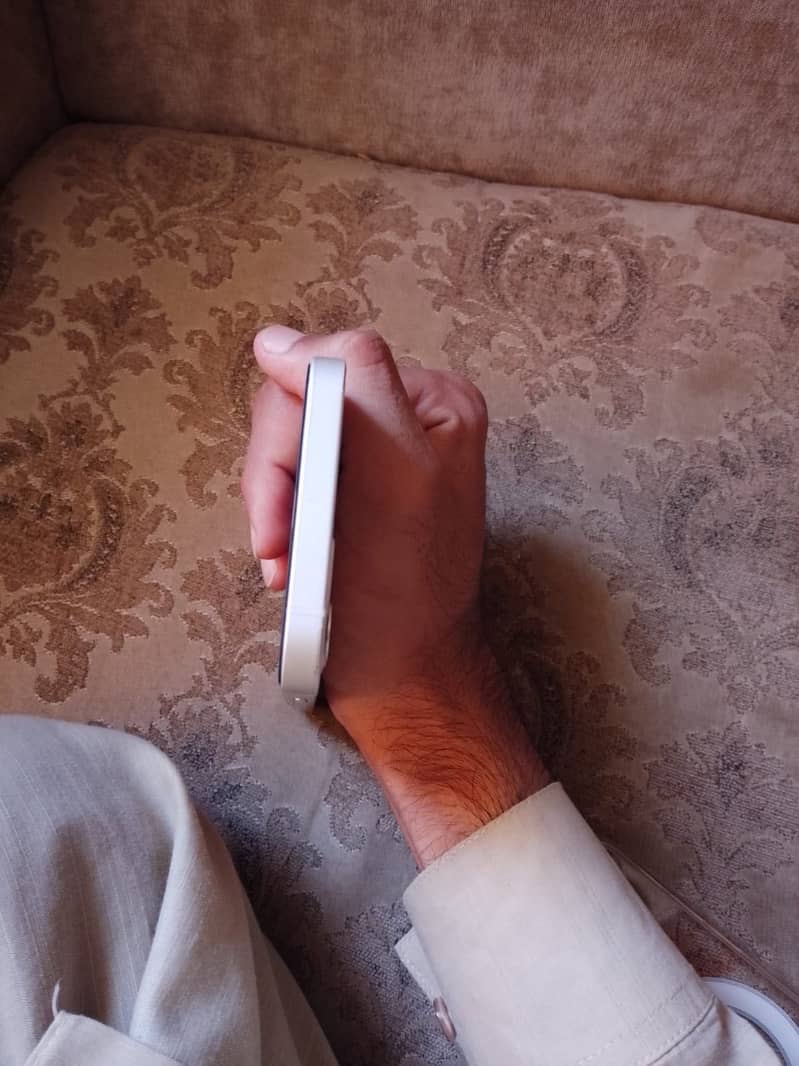 Apple iPhone 12 5