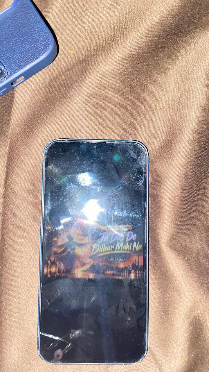 Apple iPhone 13 7