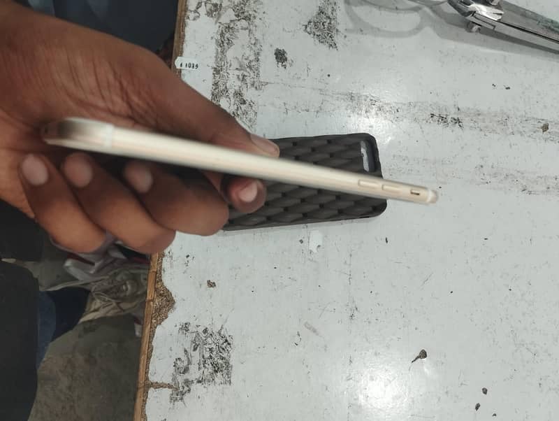 Apple iPhone 7 Plus 2