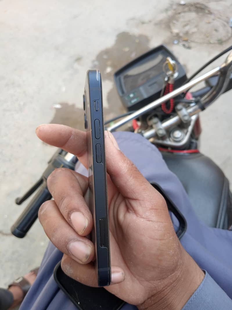 Apple iPhone 12 mini 2