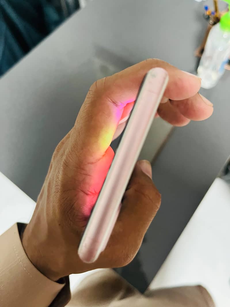 Apple iPhone 7 Plus 3