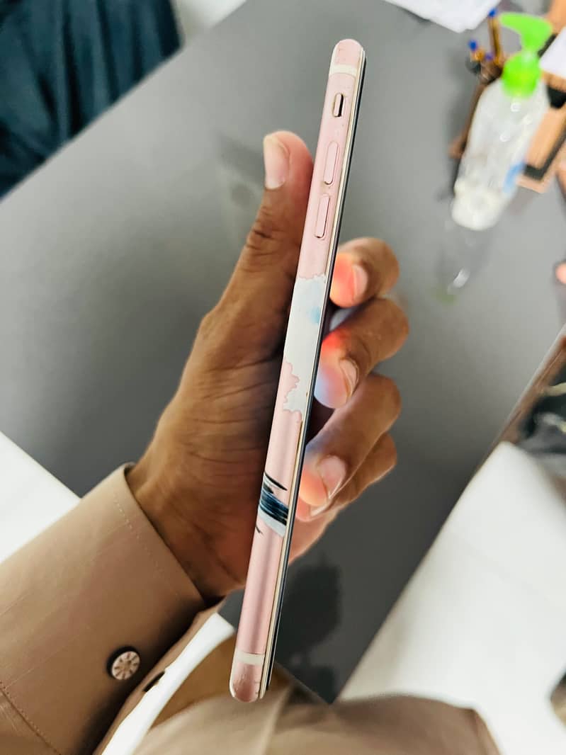 Apple iPhone 7 Plus 5