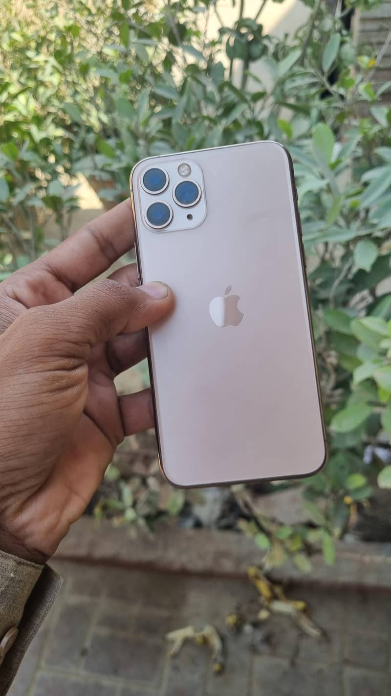Apple iPhone 11 Pro 1