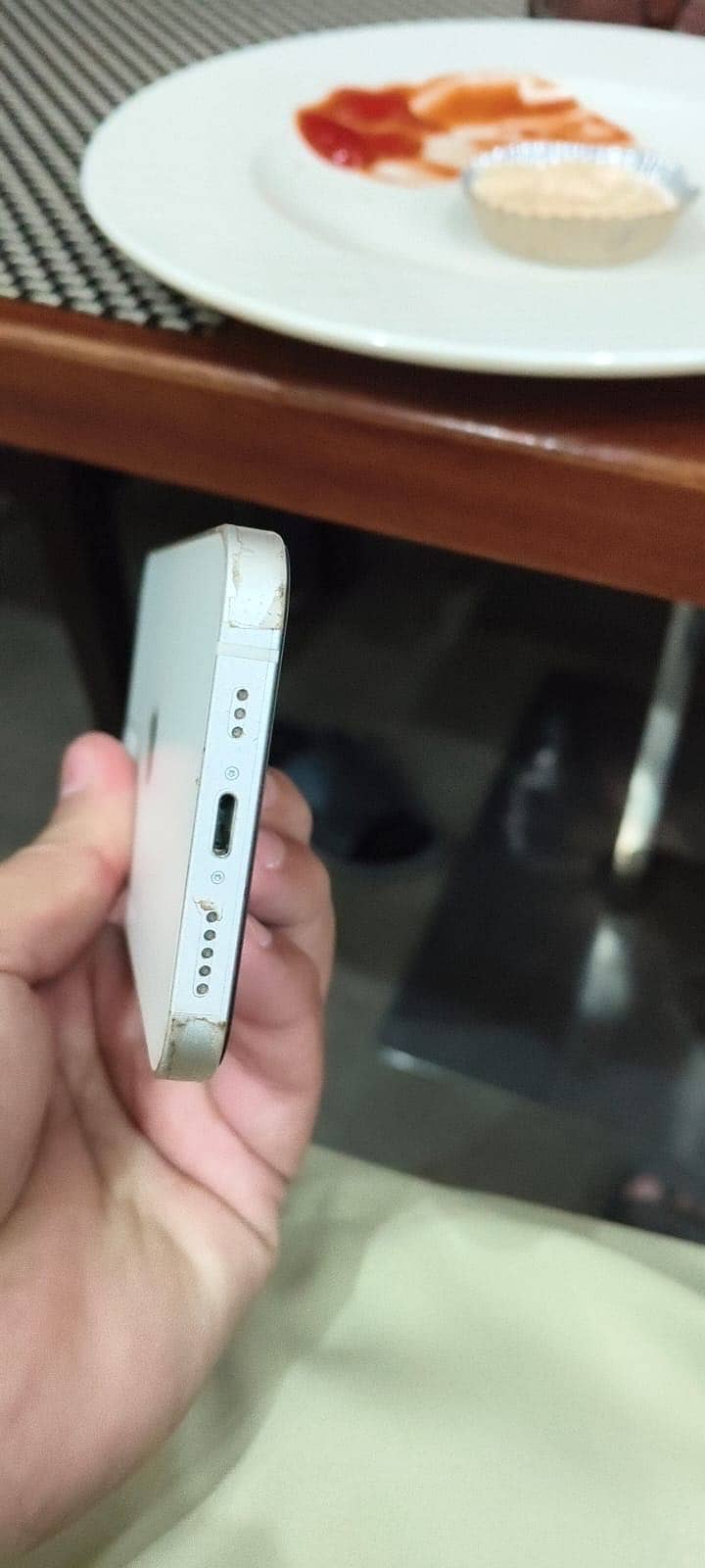 Apple iPhone 12 6
