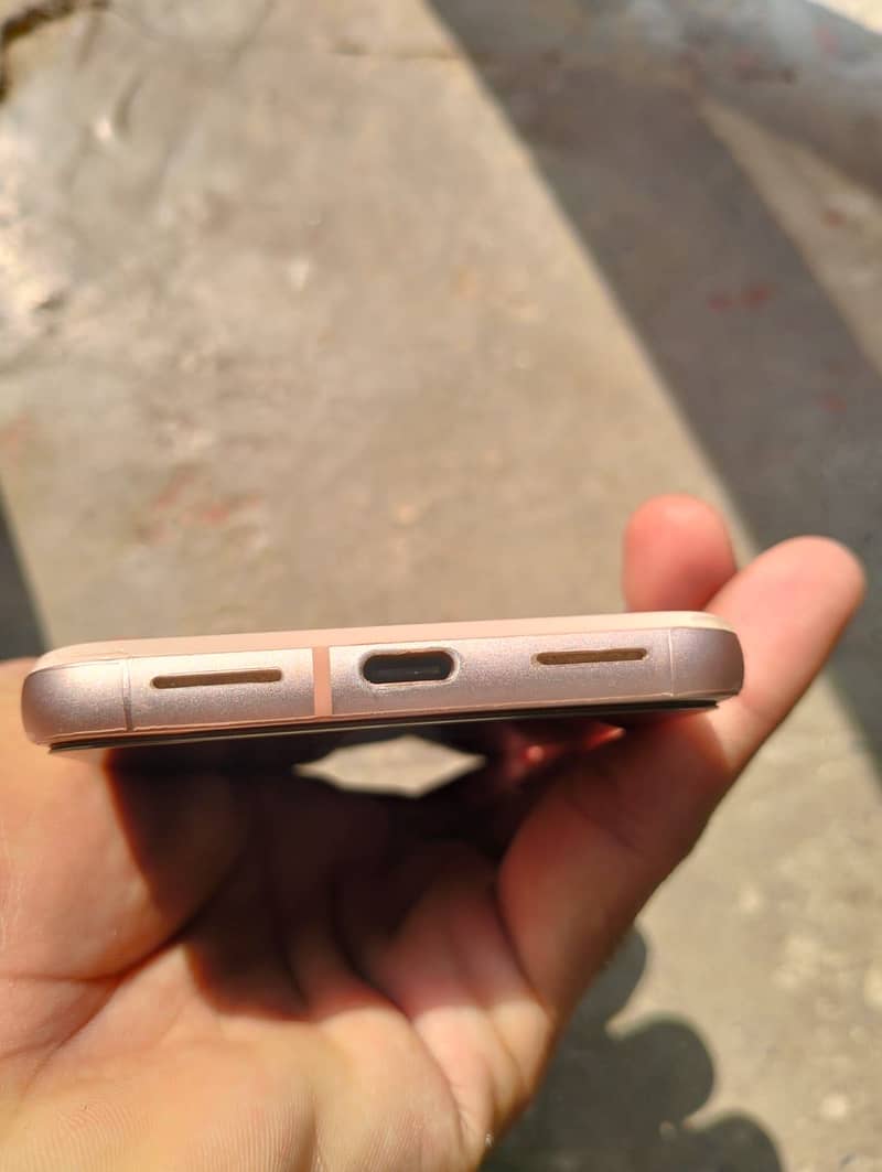 Google Pixel 8 3