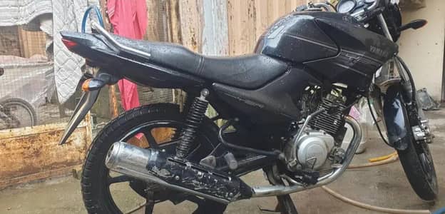Yamaha ybr black