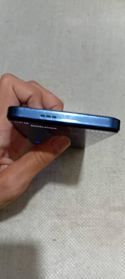 Tecno Pova 5 Pro 5G 8/256 GB — Box, Charger & Cable