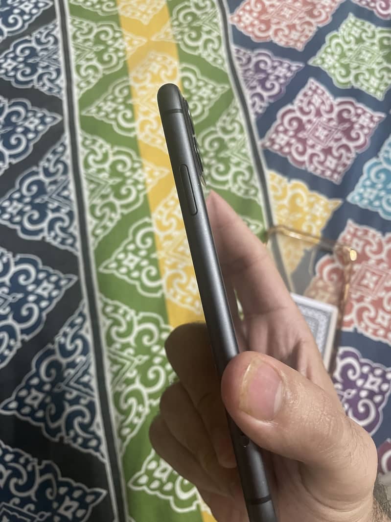 Apple iPhone 11 0