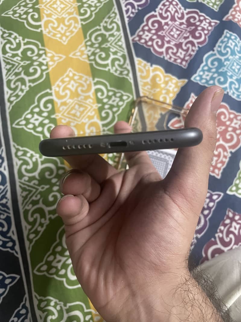 Apple iPhone 11 2